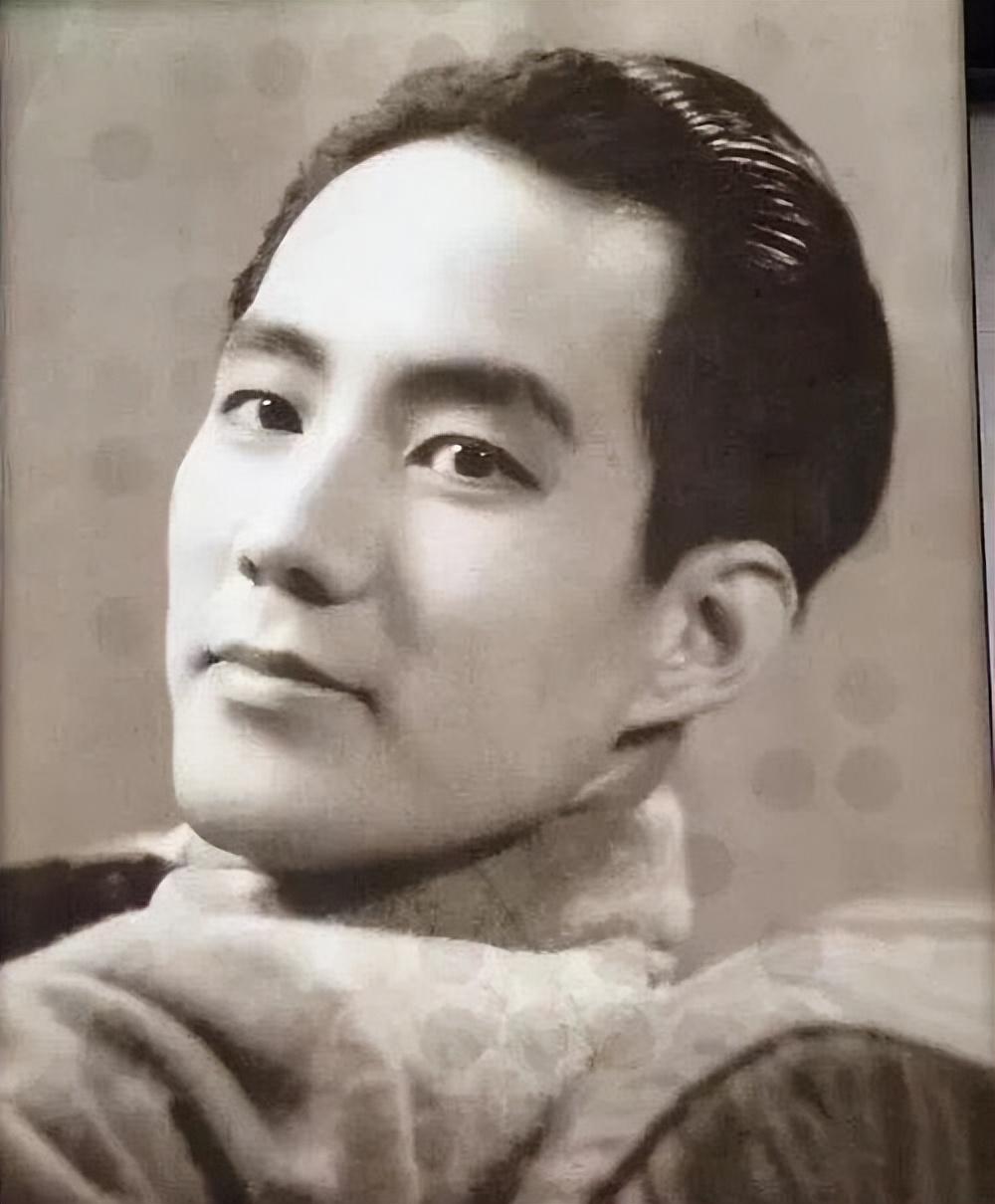 琼瑶，潇洒来去，一生皆是浪漫火花_动态词语解释