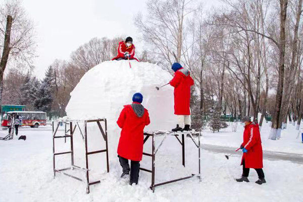 哈尔滨大学生雪雕比赛