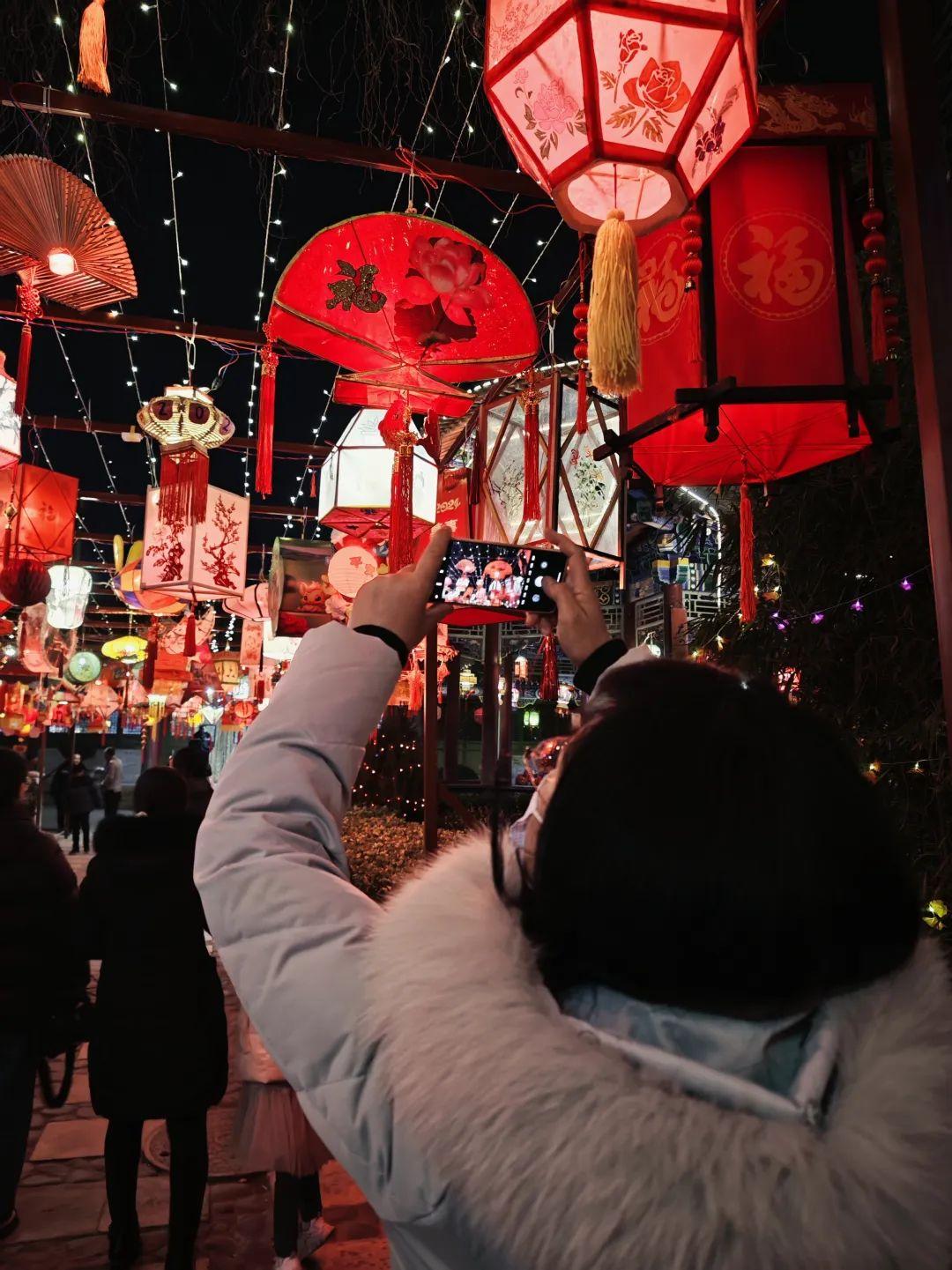 花灯一点，年味满满