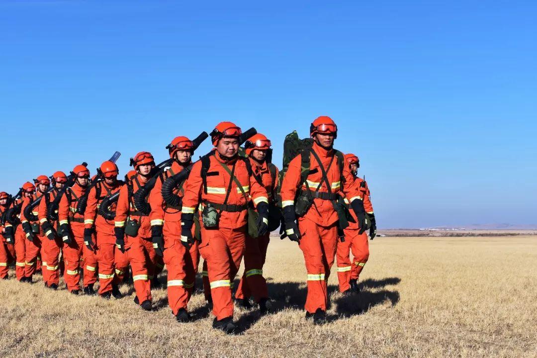 加州山火亲历者，除了逃什么都做不到